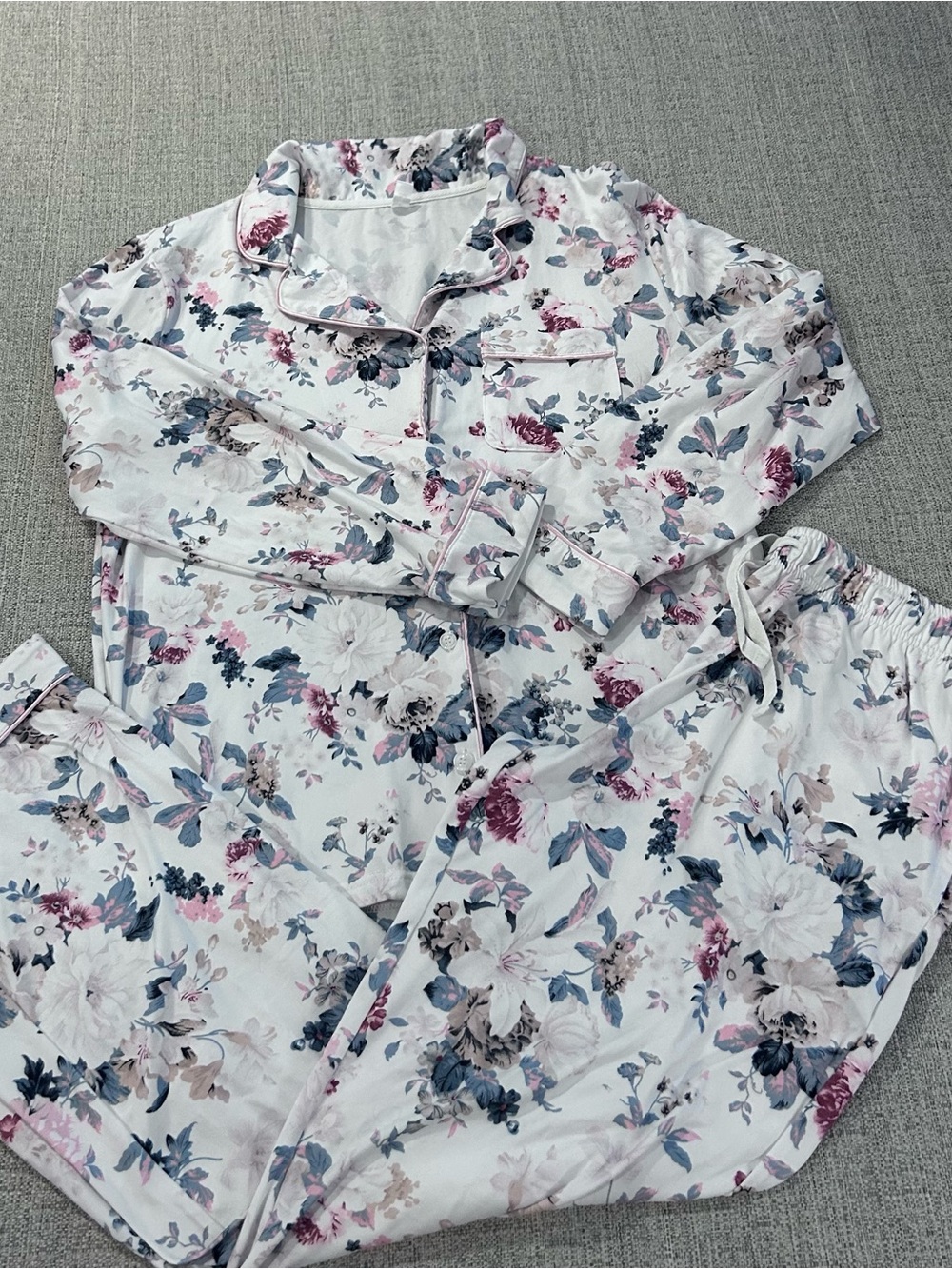 Floral Long-Sleeve Pajama Top & Pant Set - White with Pink & Blue Floral. Size M